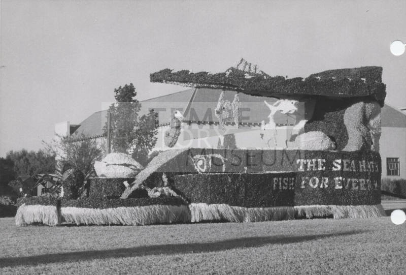 The Sea Hats float depicting fish