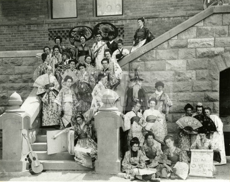 Class of 1899 was a live wire group of 32 students