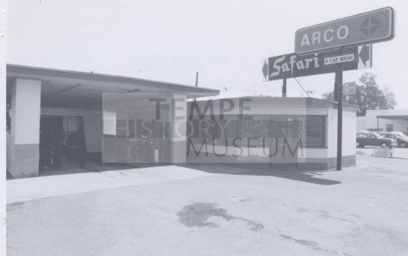 Safari Car Wash - 916 East Apache Boulevard, Tempe, Arizona