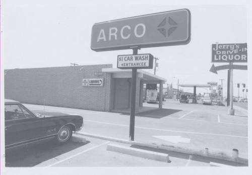 Safari Car Wash - 916 East Apache Boulevard, Tempe, Arizona